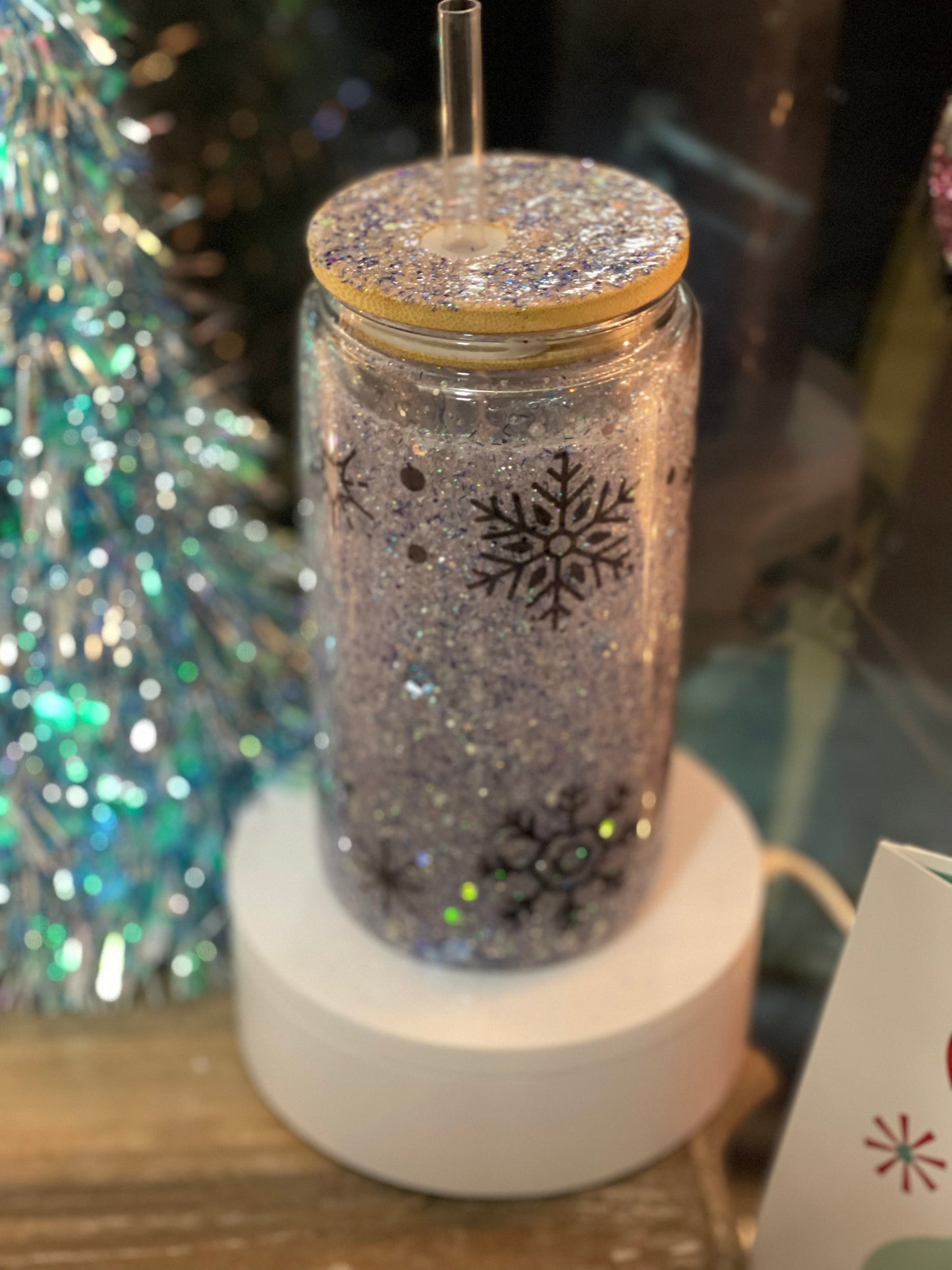 Snow flake snow globe glass can