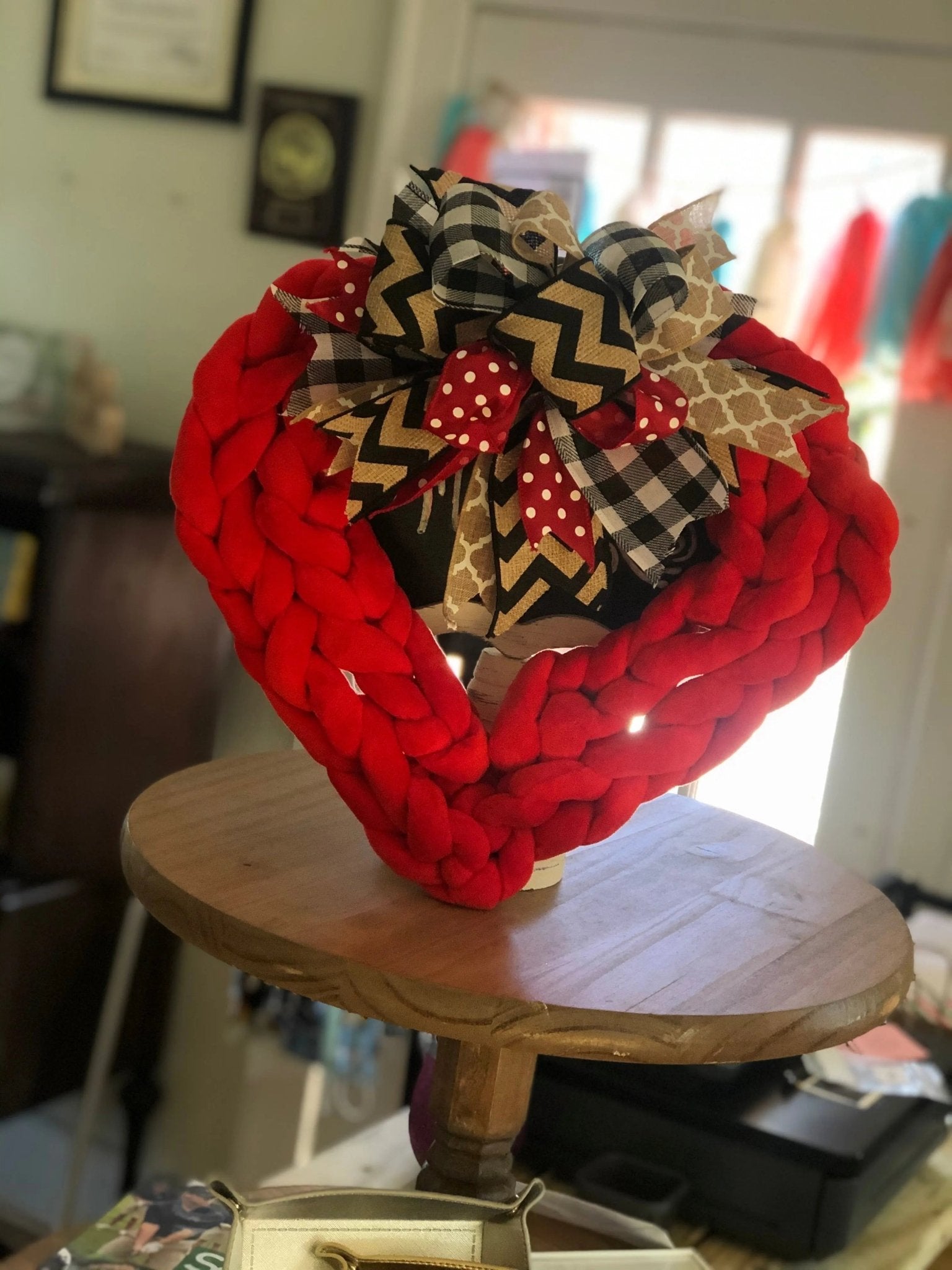 Chunky Knited Heart Wreath - Caroline Layne Boutique LLC